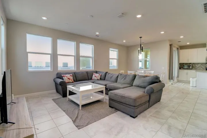 2517 Cheyne Way, Oceanside, California 92056