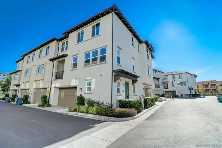 2517 Cheyne Way, Oceanside, California 92056