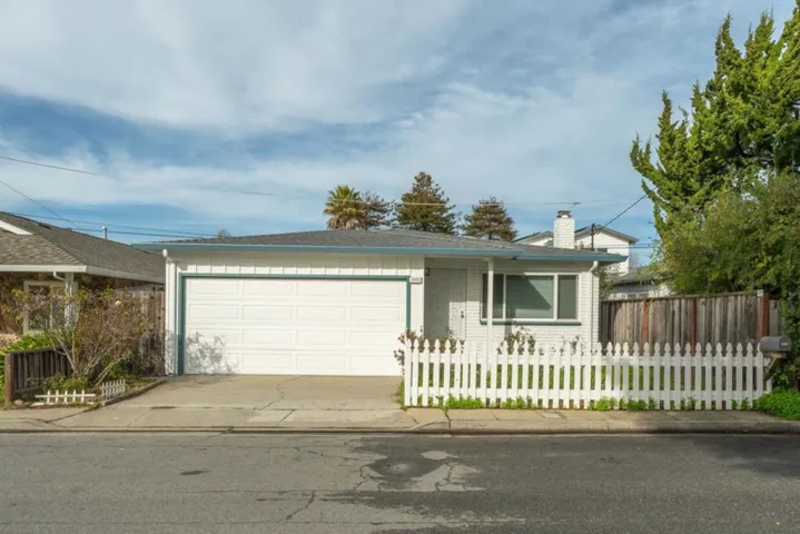 4675 Jewel Street, Capitola, California 95010