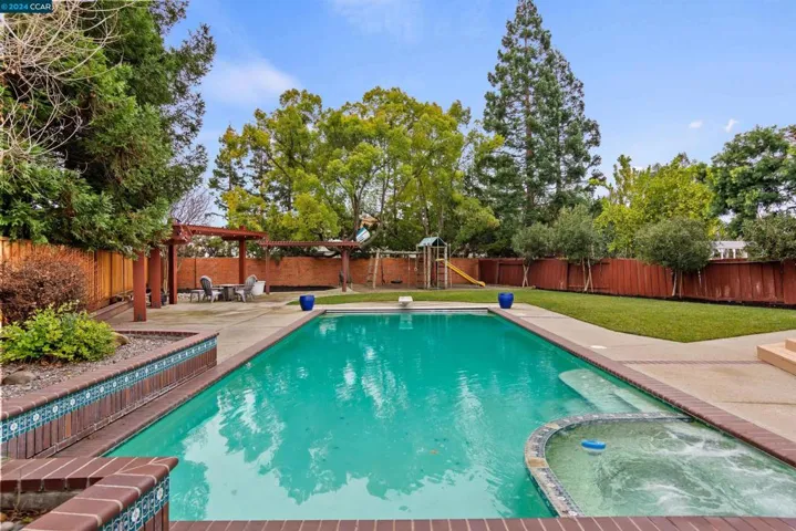 2315 Harewood Dr, Livermore, California 94551