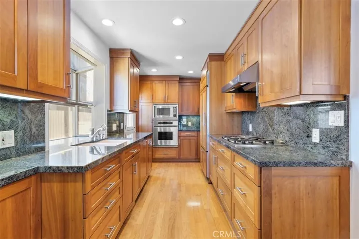 1314 8th Street, Manhattan Beach, California 90266