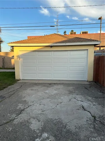 2 car detached garage