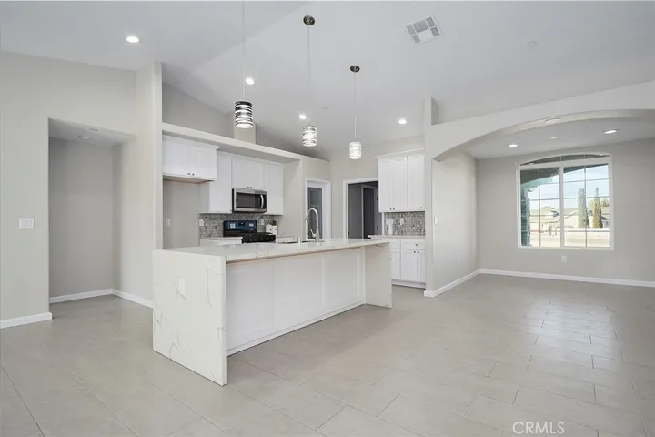7741 Calpella Avenue, Hesperia, California 92345