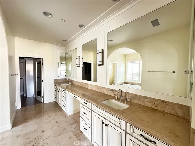 63 Rolling Green, Irvine, California 92620