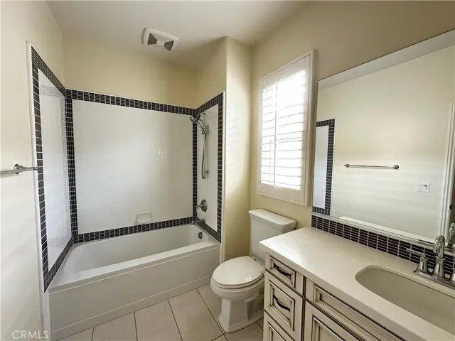 63 Rolling Green, Irvine, California 92620