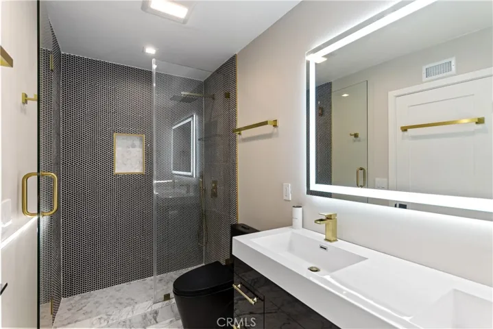 7565 Mclaren Avenue, West Hills, California 91307