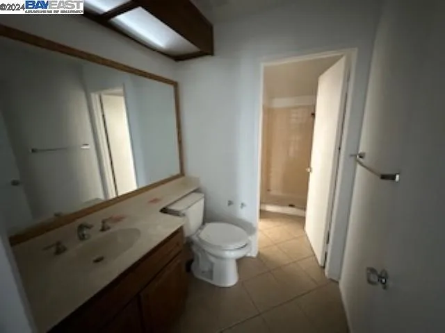 Upstairs hall bathroom & Shower