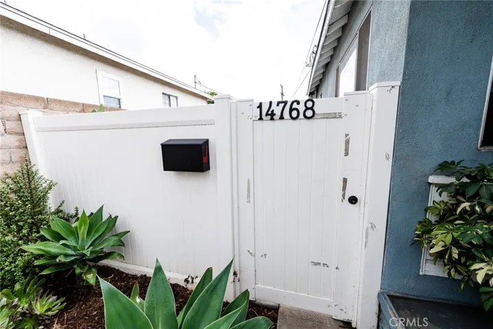 14770 San Fernando Mission Blvd, Mission Hills (san Fernando), California 91345