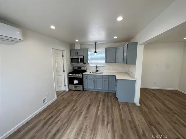 14770 San Fernando Mission Blvd, Mission Hills (san Fernando), California 91345