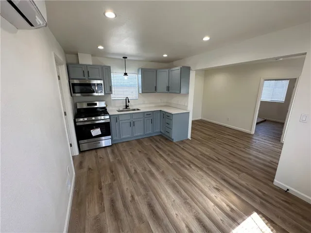 14770 San Fernando Mission Blvd, Mission Hills (san Fernando), California 91345