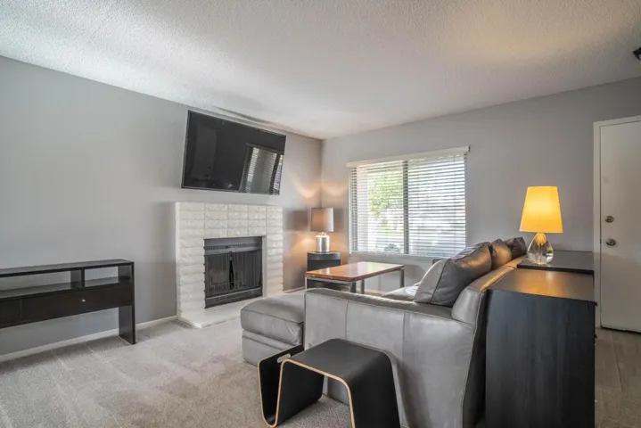 41775 Largo-5