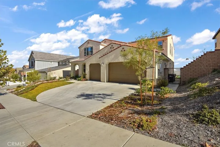 2747 Sierra Bella, Corona, California 92882