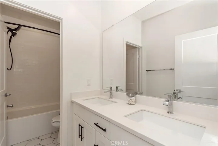 2747 Sierra Bella, Corona, California 92882