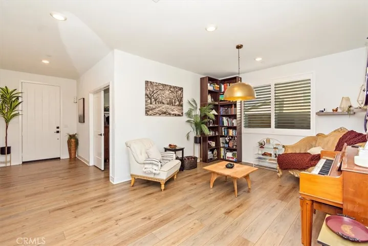 2747 Sierra Bella, Corona, California 92882