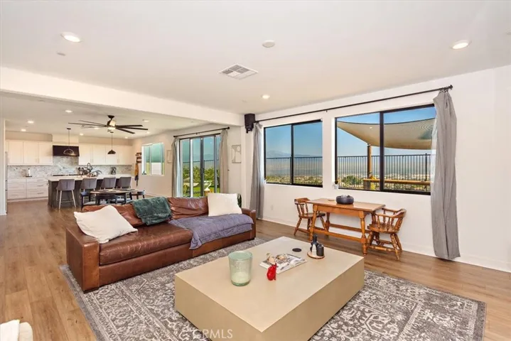 2747 Sierra Bella, Corona, California 92882