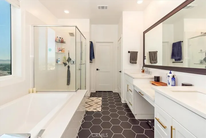 2747 Sierra Bella, Corona, California 92882