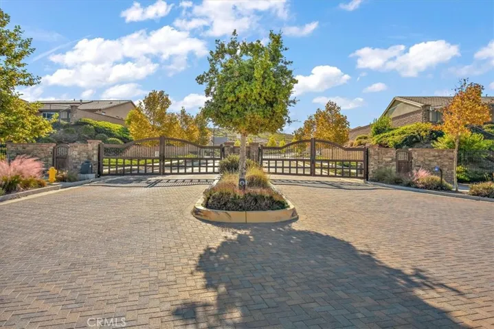 2747 Sierra Bella, Corona, California 92882