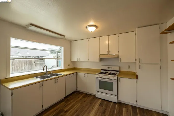 8444 Lakewood Ave, Cotati, California 94931