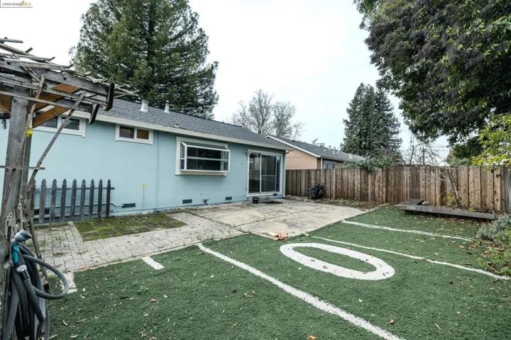 8444 Lakewood Ave, Cotati, California 94931