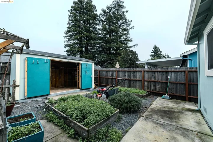 8444 Lakewood Ave, Cotati, California 94931
