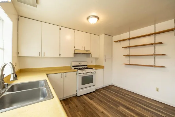 8444 Lakewood Ave, Cotati, California 94931