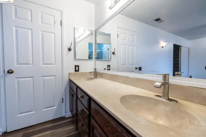 8444 Lakewood Ave, Cotati, California 94931
