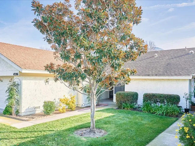 42206 Village 42, Camarillo, California 93012