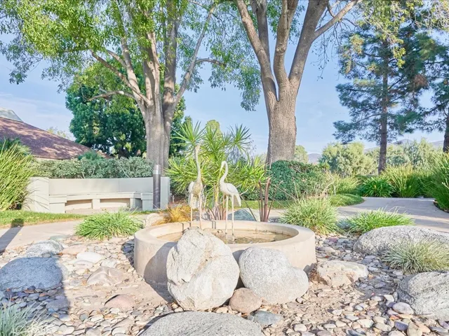 42206 Village 42, Camarillo, California 93012
