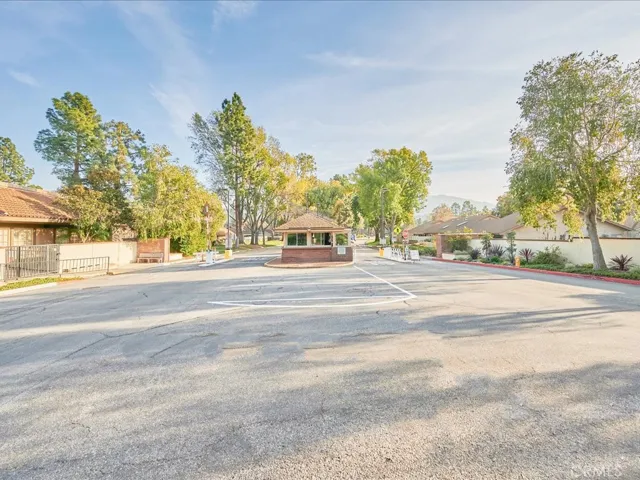 42206 Village 42, Camarillo, California 93012