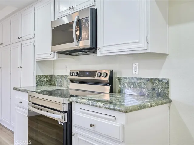 42206 Village 42, Camarillo, California 93012