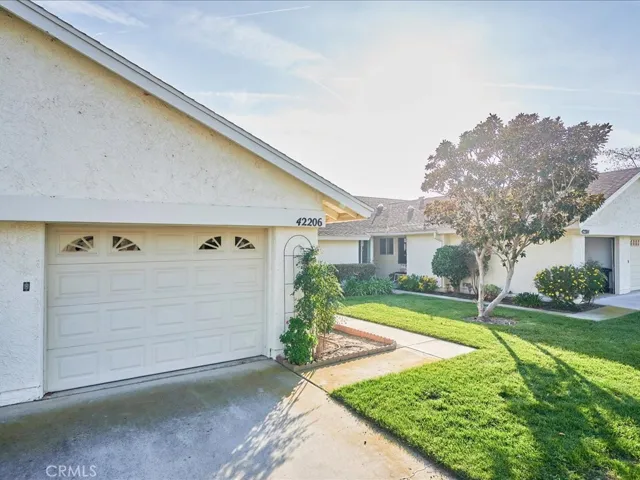 42206 Village 42, Camarillo, California 93012