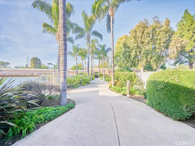 42206 Village 42, Camarillo, California 93012
