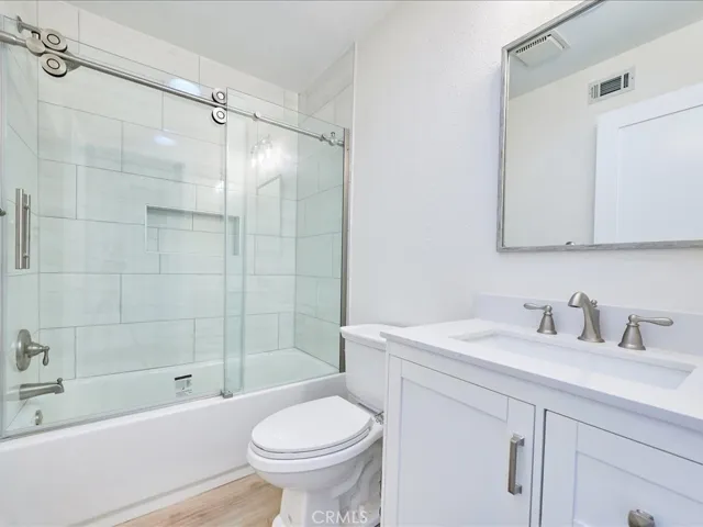 42206 Village 42, Camarillo, California 93012