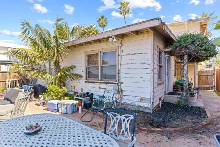 705 N Pacific Street, Oceanside, California 92054