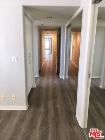 11830 Mayfield Avenue 302, Los Angeles, California 90049