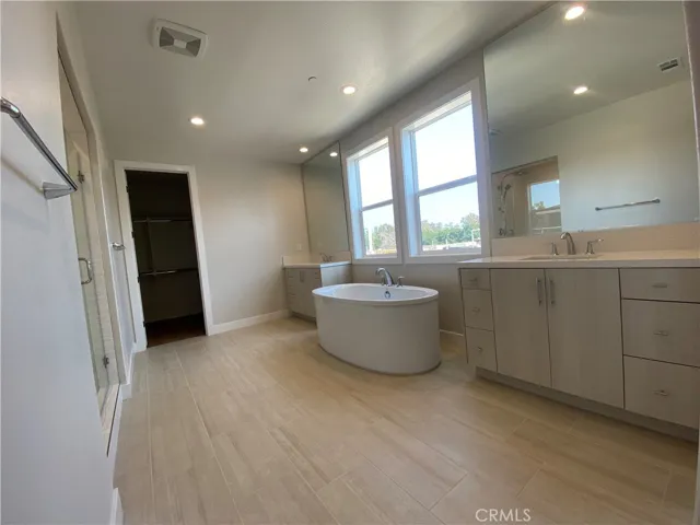 190 Hill, Lake Forest, California 92630