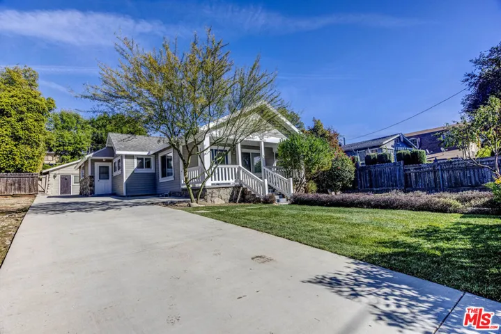 Front house & long driveway