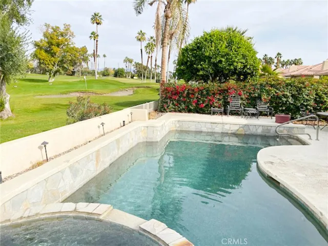 Pool  and Jacuzzi