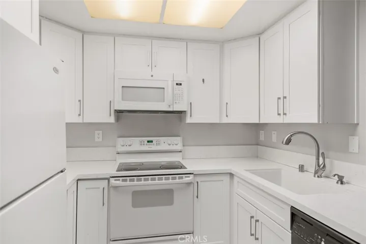19 Roble 28, Rancho Santa Margarita, California 92688