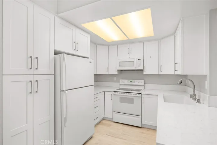 19 Roble 28, Rancho Santa Margarita, California 92688
