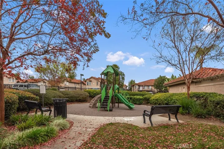 19 Roble 28, Rancho Santa Margarita, California 92688