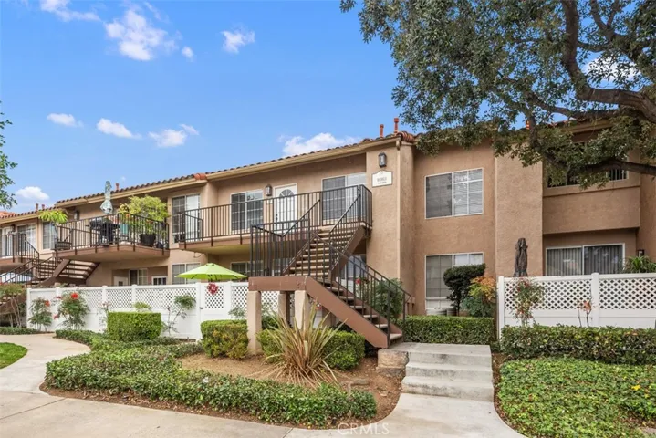 19 Roble 28, Rancho Santa Margarita, California 92688