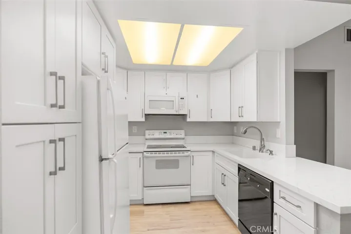 19 Roble 28, Rancho Santa Margarita, California 92688