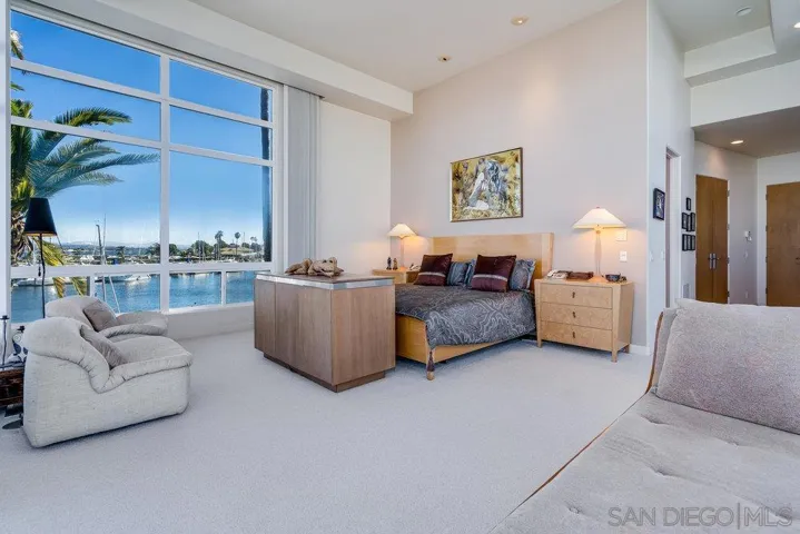 13 Green Turtle Road, Coronado, California 92118
