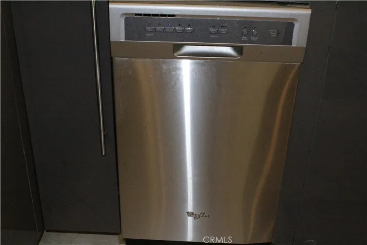 Dish washer
