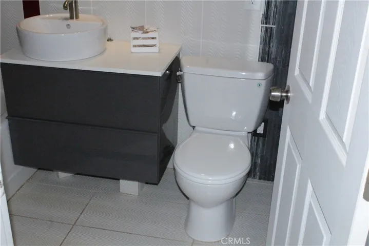 Ceramic tile floor