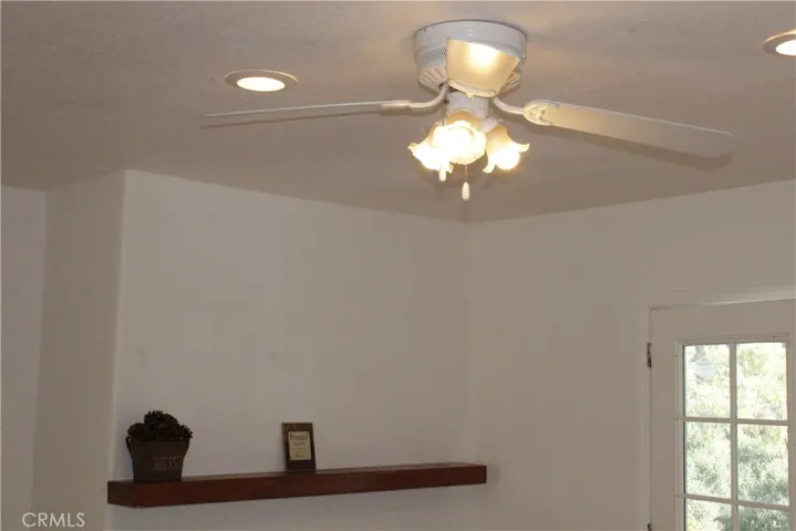 ceiling fan and recess lights