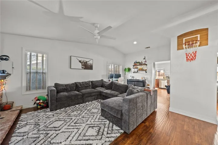 25 La Cincha, Rancho Santa Margarita, California 92688