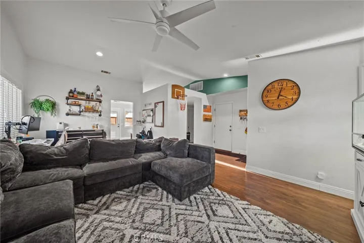 25 La Cincha, Rancho Santa Margarita, California 92688