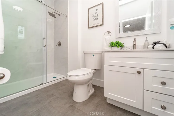 Downstairs Full bath 
